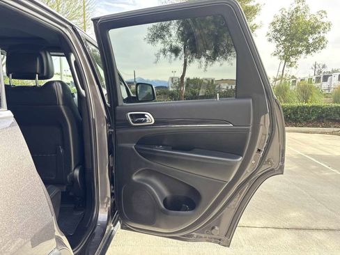 Used 2019 Jeep Grand Cherokee Limited w/ Trailer Tow Group IV image 13