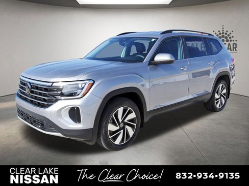 Used 2024 Volkswagen Atlas SE image 3