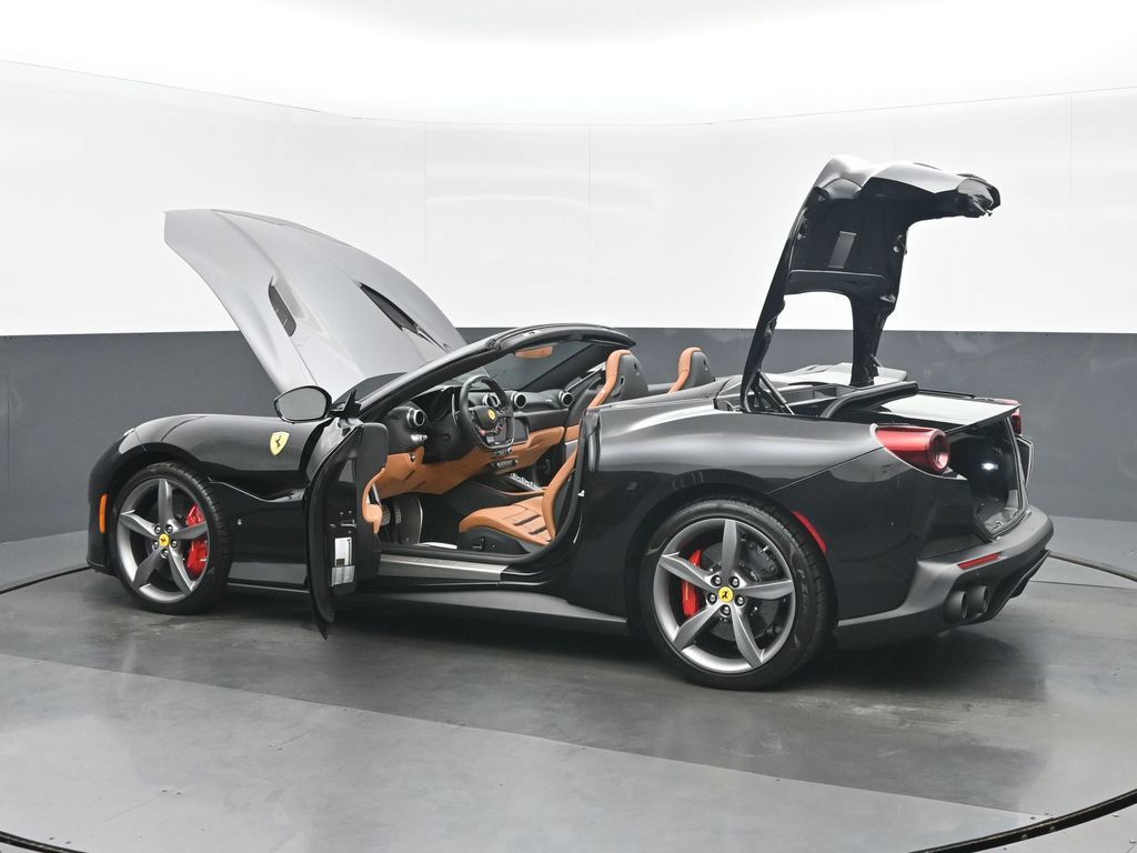 Used 2020 Ferrari Portofino RWD image 41