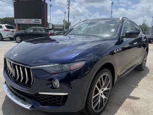 Used 2019 Maserati Levante GranLusso image 4