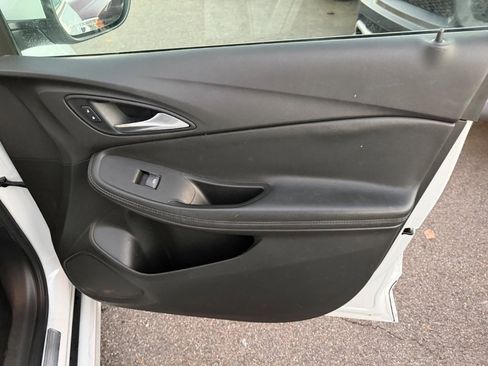 Used 2020 Buick Encore GX Essence w/ Advanced Technology Package image 7