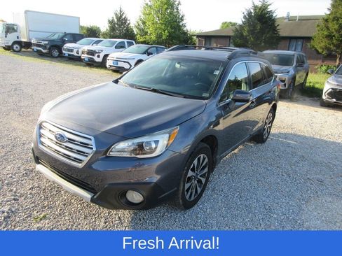 Used 2017 Subaru Outback 2.5i Limited image 1