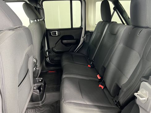 Used 2018 Jeep Wrangler Unlimited Sport S image 18