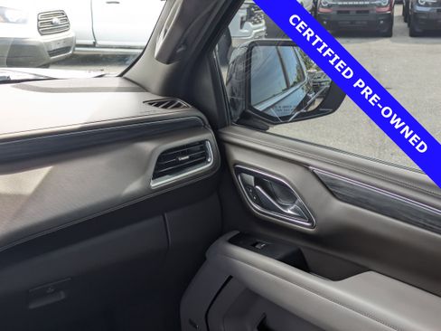 Used 2023 GMC Yukon SLT w/ SLT Luxury Package image 19