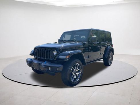 Used 2024 Jeep Wrangler Sport S w/ Convenience Group image 3