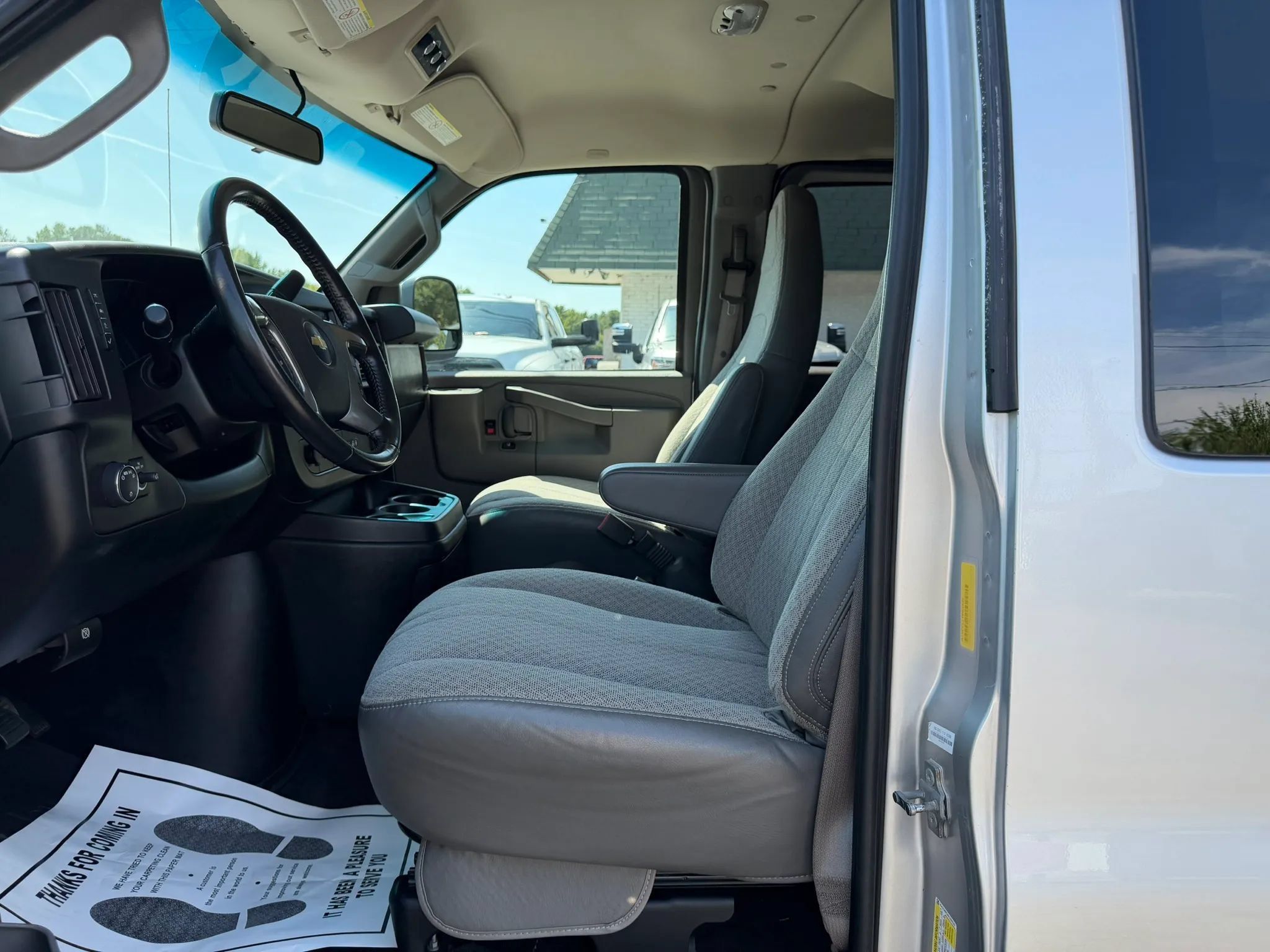 Used 2019 Chevrolet Express 3500 LS RWD image 14