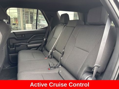 Certified 2025 Toyota 4Runner SR5 AWD/4WD image 18