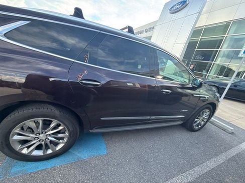 Used 2022 Buick Enclave Avenir w/ Avenir Technology Package AWD/4WD image 27