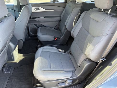 Certified 2025 Ford Explorer Active image 32