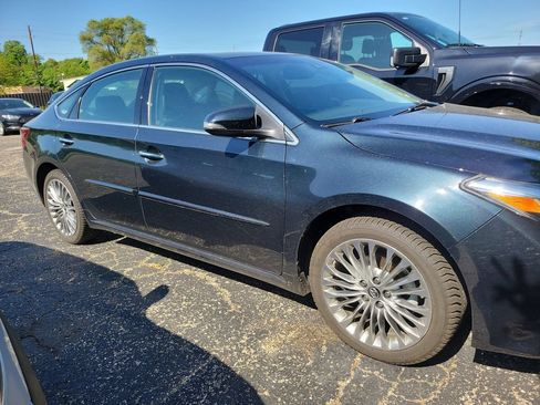 Used 2018 Toyota Avalon XLE Premium w/ Protection Package FWD image 2