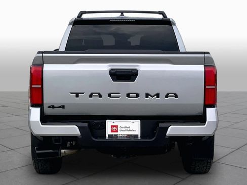 Certified 2025 Toyota Tacoma SR5 AWD/4WD image 5