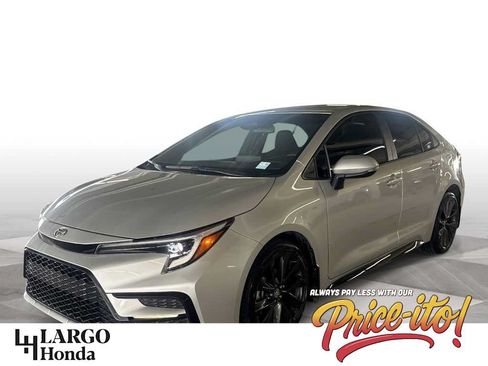 Used 2025 Toyota Corolla SE FWD image 1