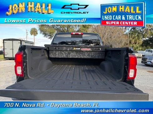 Used 2017 Chevrolet Silverado 1500 High Country image 11