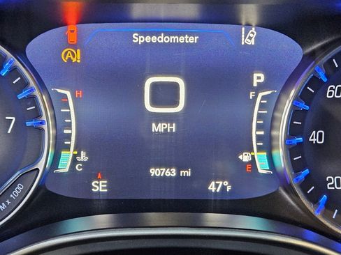 Used 2020 Chrysler Pacifica Touring-L Plus image 23