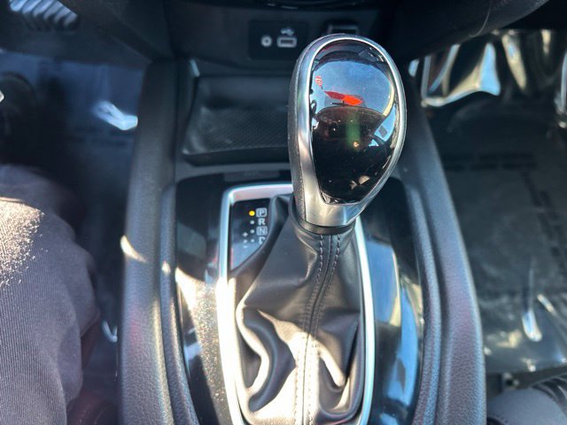 Used 2018 Nissan Rogue S AWD/4WD image 17