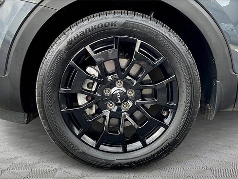 Used 2022 Kia Telluride SX w/ Nightfall Edition Package image 9