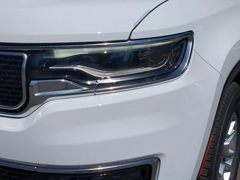 New 2024 Jeep Wagoneer L 4WD w/ Convenience Group I image 9