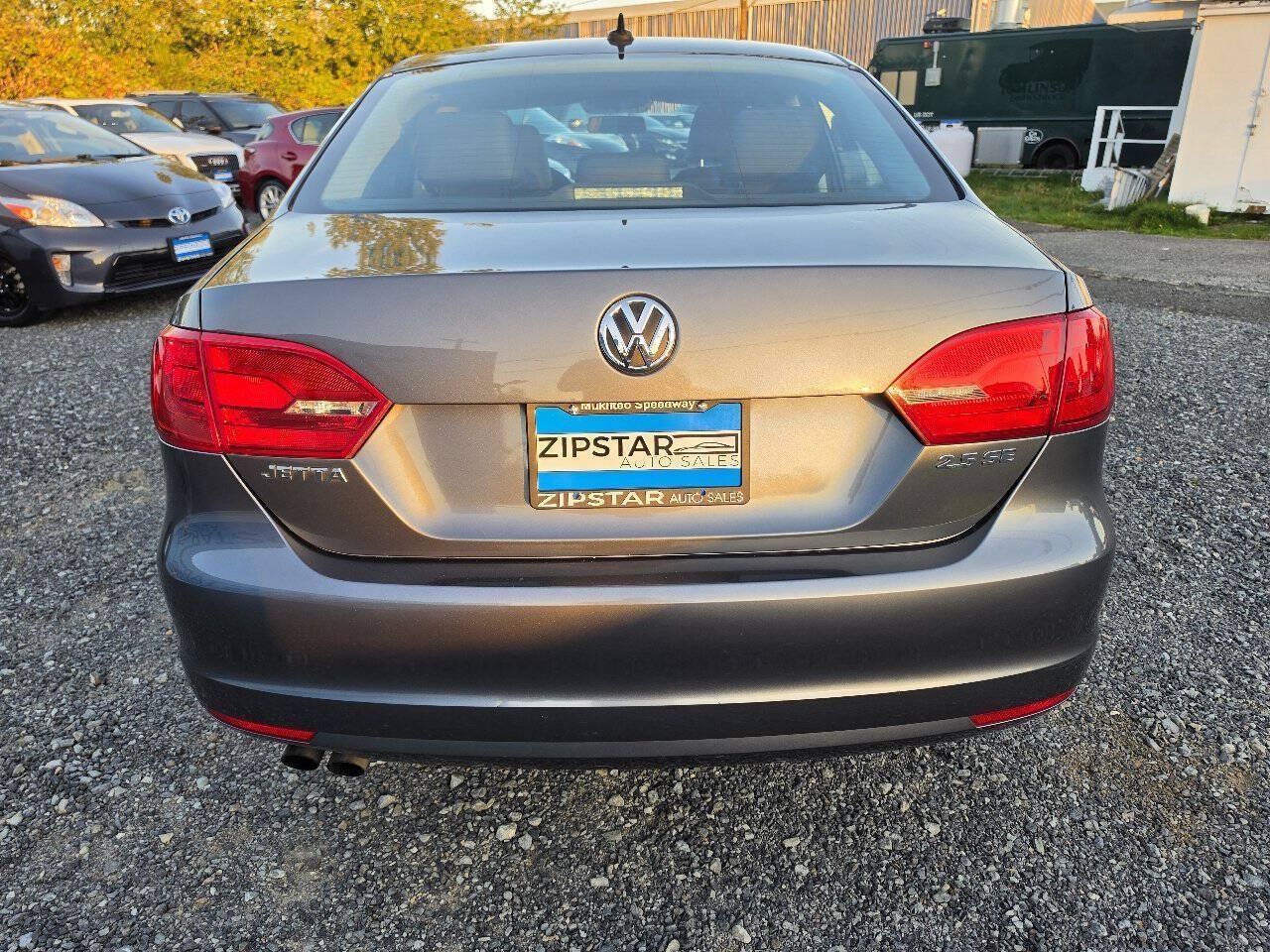 Used 2013 Volkswagen Jetta SE FWD image 6