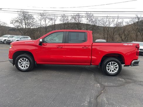 Used 2022 Chevrolet Silverado 1500 LT AWD/4WD image 8