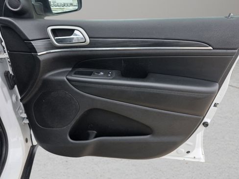 Used 2019 Jeep Grand Cherokee Limited w/ Luxury Group II image 31