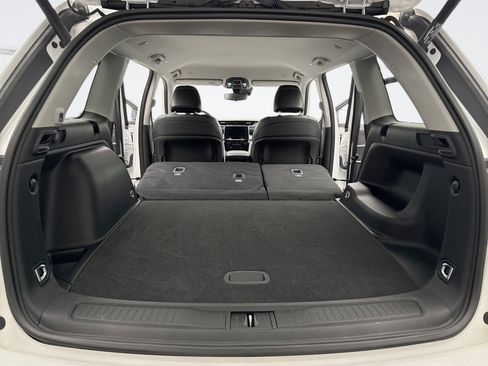 Used 2023 Jeep Grand Cherokee Limited image 23