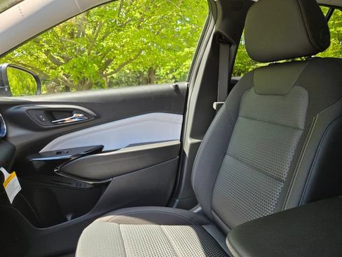 New 2026 Chevrolet Trax LT w/ Driver Confidence Package FWD image 25