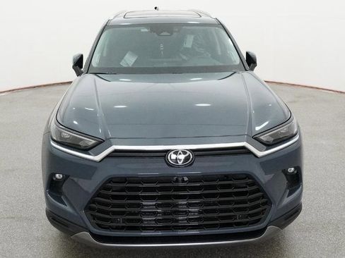 New 2026 Toyota Grand Highlander Platinum image 3