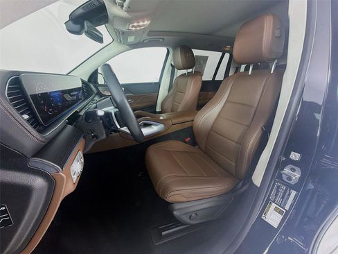 Used 2024 Mercedes-Benz GLS 450 4MATIC image 5
