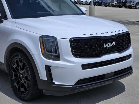 Used 2022 Kia Telluride EX w/ EX Premium Package AWD/4WD image 9