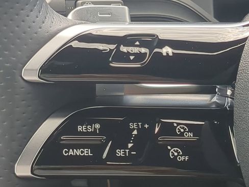 Used 2024 Mercedes-Benz EQB 300 4MATIC image 12