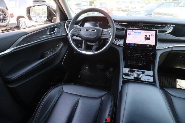 Used 2024 Jeep Grand Cherokee Limited 4xe AWD/4WD image 25