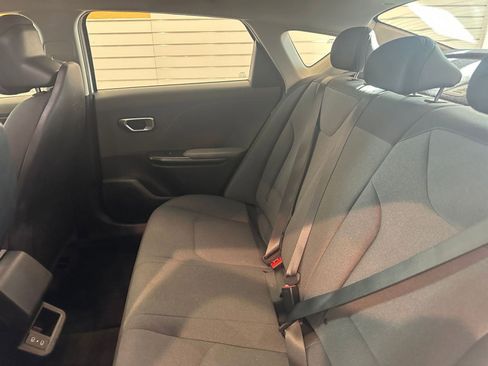 Used 2025 Kia K4 LXS image 39