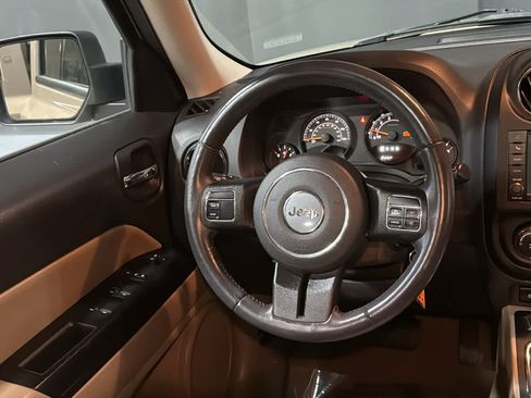 Used 2016 Jeep Patriot High Altitude AWD/4WD image 22