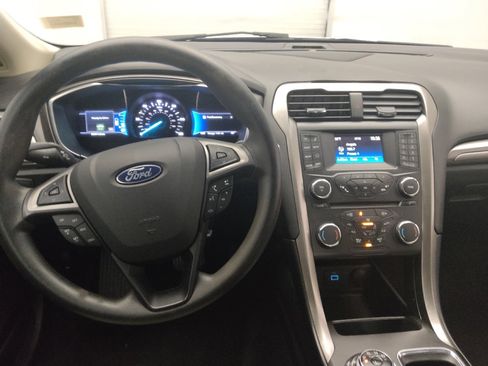 Used 2018 Ford Fusion S image 22