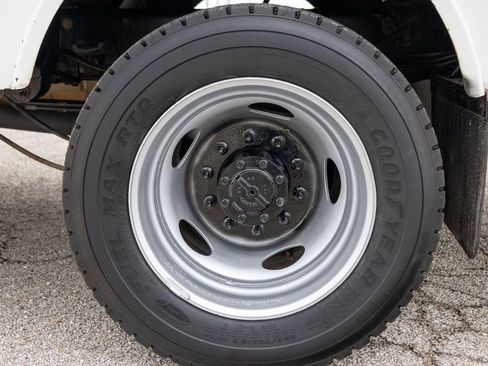 Used 2017 Ford F550 2WD Regular Cab Super Duty image 23