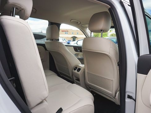 Used 2023 Mercedes-Benz EQB 300 4MATIC image 41