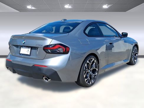 Used 2025 BMW 230i 230i w/ Convenience Package image 9