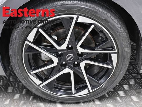 Used 2025 Nissan Sentra SR FWD image 32