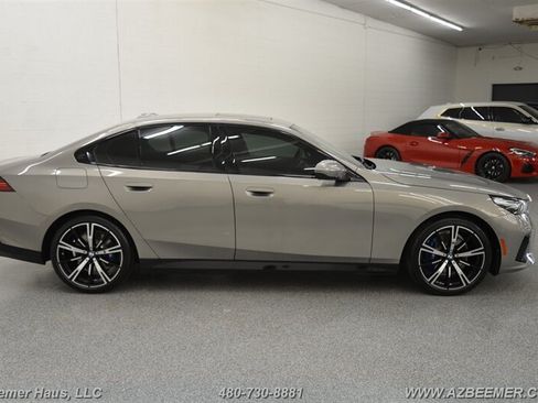 Used 2024 BMW 530i w/ M Sport Package RWD image 8