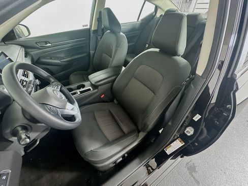 Used 2025 Nissan Altima 2.5 SV FWD image 13