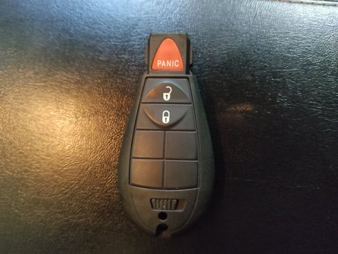 Used 2016 Jeep Cherokee Latitude w/ Cold Weather Group image 32