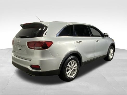 Used 2019 Kia Sorento AWD V6 image 9