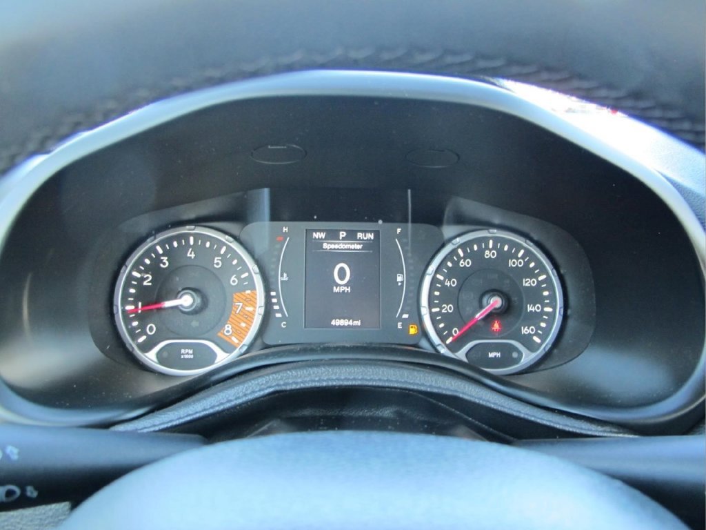 Used 2020 Jeep Renegade Latitude AWD/4WD image 13