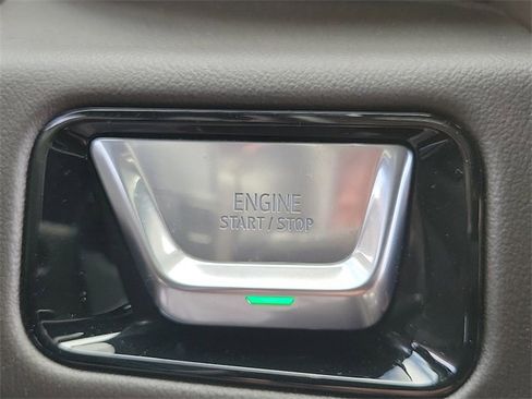 Used 2025 GMC Yukon XL Elevation w/ Technology Package image 15