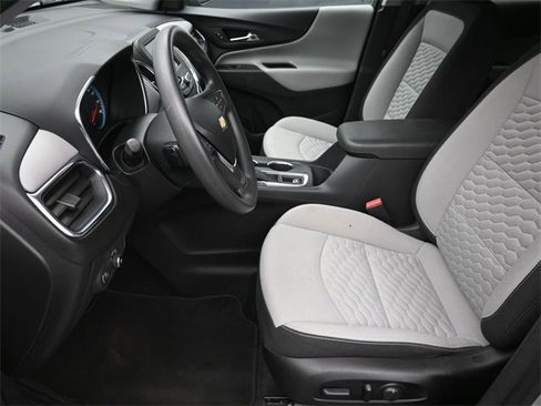 Used 2021 Chevrolet Equinox LS w/ LS Convenience Package image 7