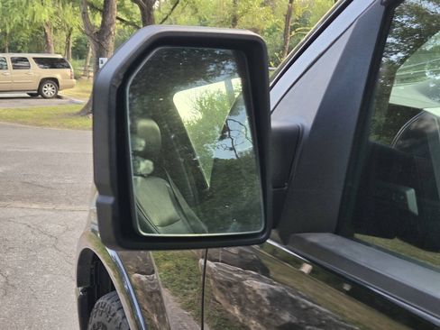 Used 2014 Ford F150 Platinum RWD image 10