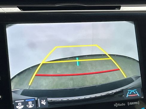 Used 2020 Toyota Camry XLE image 32