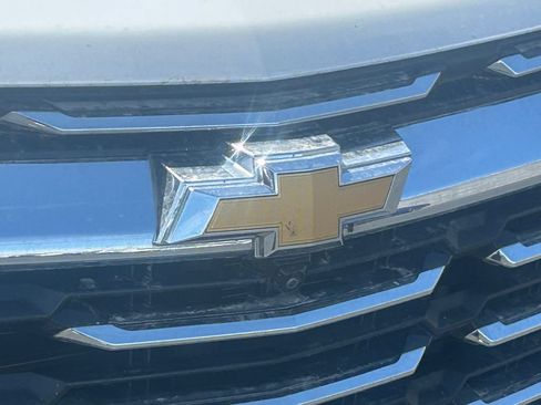 Used 2025 Chevrolet Equinox LT w/ Convenience Package II AWD/4WD image 9