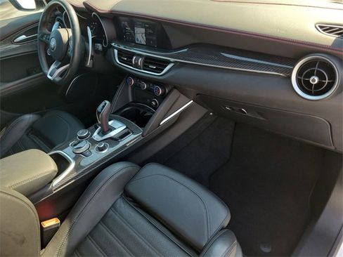 Used 2023 Alfa Romeo Stelvio Estrema image 19