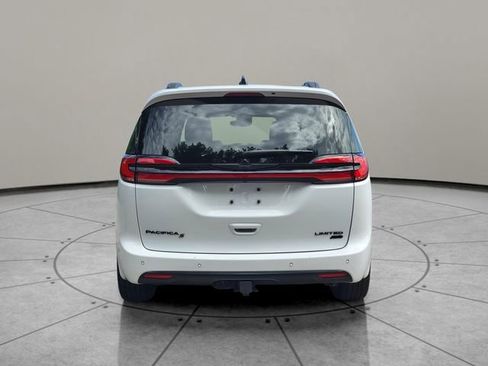 Certified 2023 Chrysler Pacifica Limited w/ S Appearance Package AWD/4WD image 11